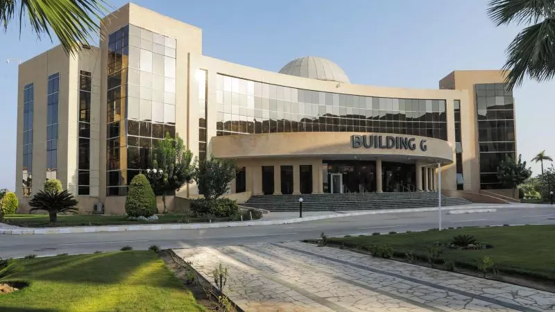 جامعة سيناء تعلن عن 30 منحة دراسية لاصحاب الظروف الاجتماعية الخاصة