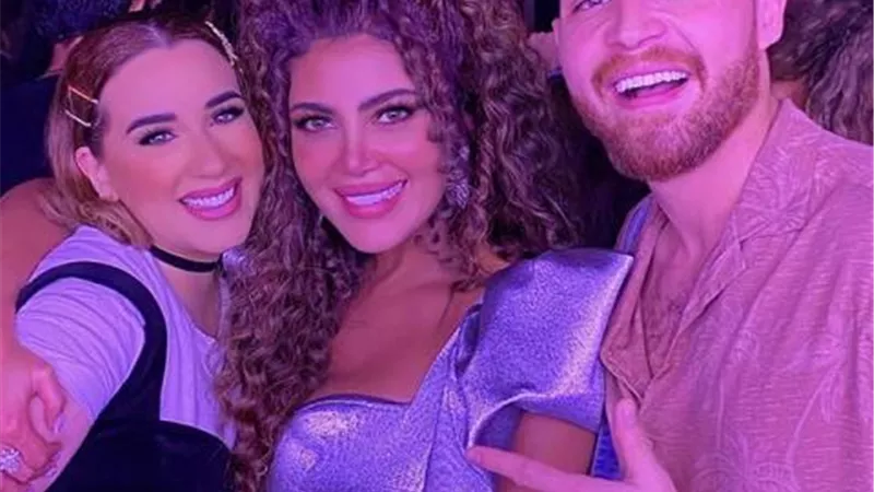 أسما شريف منير ومحمود حجازي يحتفلان بعيد ميلاد ريهام حجاج