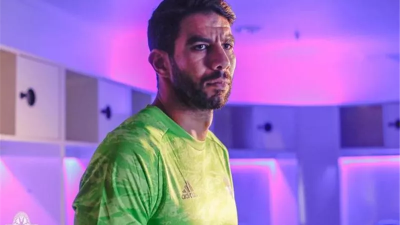 بعد انتقاله إلي بيراميدز.. 10 أخطاء كارثية لشريف إكرامي مع الأهلي؟