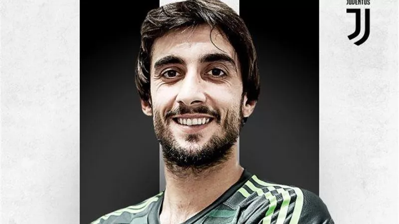 فيروس كورونا يصيب حارس جنوي الإيطالي