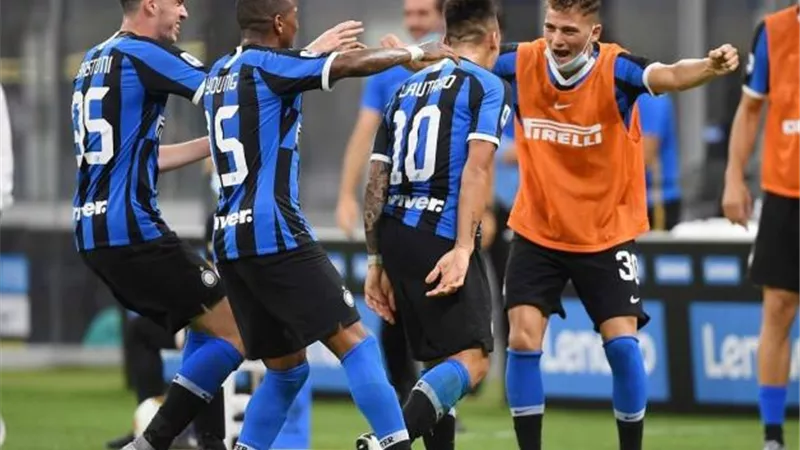 إنتر ميلان يضرب فيورونتينا برباعيو في مباراة مثيرة بالكالتشيو