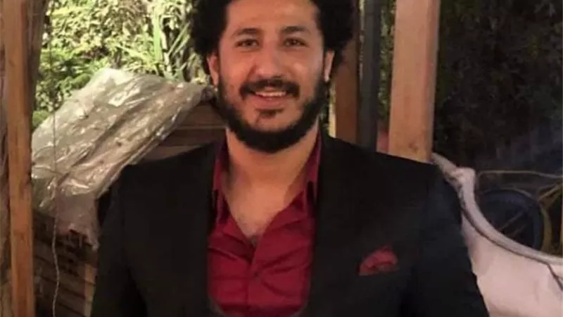 مالك عبد الفتاح البرقي صديق محمد لطفي في الجزء الثاني من مسلسل ”رمضان كريم”