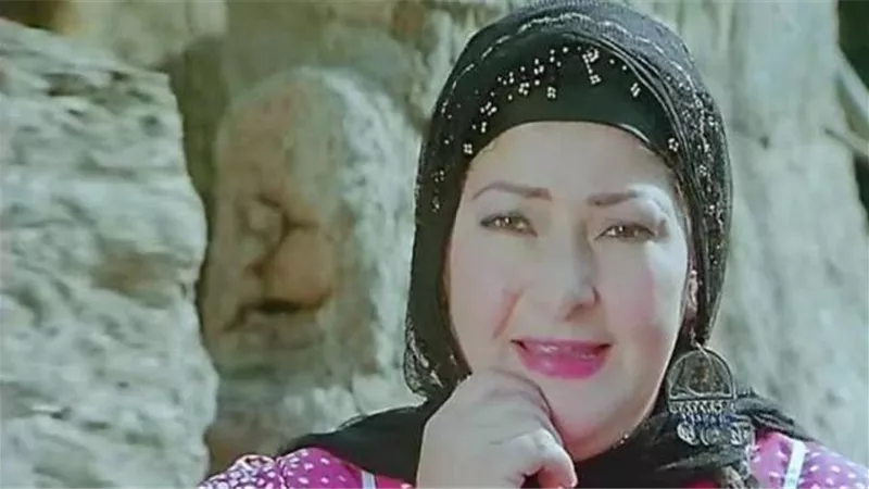 تزوجت حارس مرمي الزمالك وسعاد حسني خطفت صوتها.. حكايتها مع محمد منير.. ونداهة التمثيل دمرت حياتها.. أسرار و حكايات من مشوار  الراحلة ليلي جمال