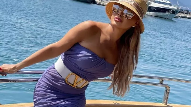 نوال الزغبي تخطف الأنظار بجمالها
