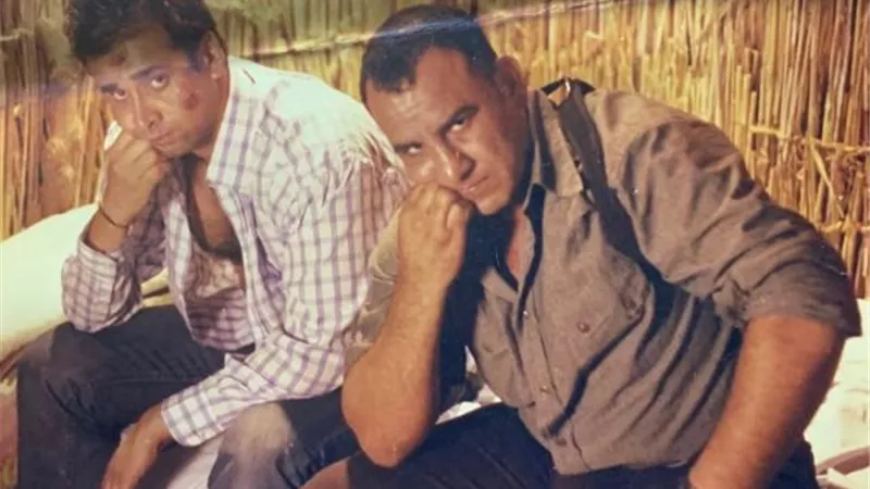محمد لطفي يستعيد ذكريات ”الباشا تلميذ” مع كريم عبد العزيز