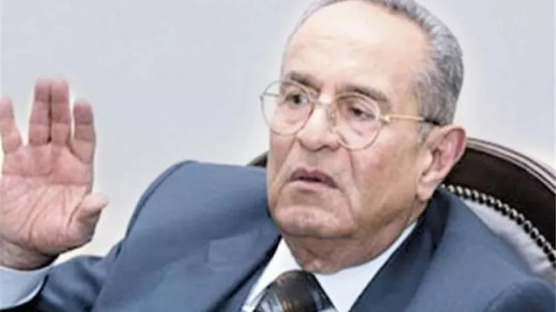 ”أبوشقة” يعلن خلو منصب رئيس حزب الوفد والدعوة لانتخابات