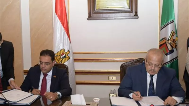 جامعة القاهرة توقع عقد مدير مشروع تطوير مستشفيات قصر العيني