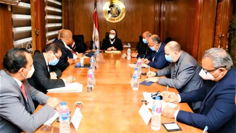 فى لقاء موسع مع المنتجين والمصدرين  وزيرة التجارة والصناعة تبحث سبل الارتقاء بصناعة ودباغة الجلود