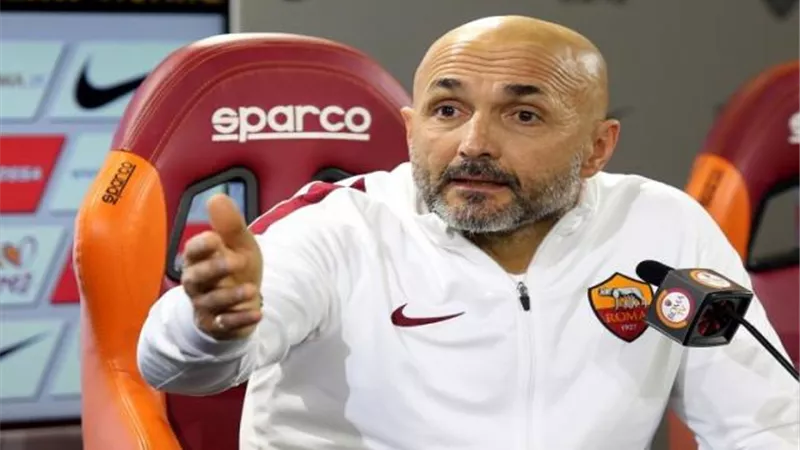 راتبه يتخطي 4 مليون يورو سنويًا.. سباليتي والأهلي ”حكاية فشل”