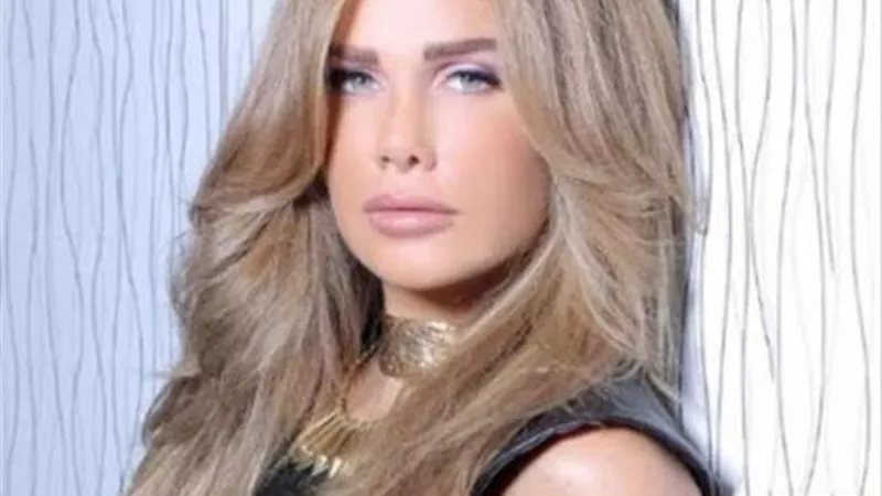 نيكول سابا تطل على جمهورها بـ”البيتش باجي”