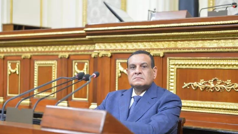 وزير التنمية المحلية يستعرض جهود الوزارة في تنظيم الأسواق والمواقف وساحات الانتظار بالمحافظات
