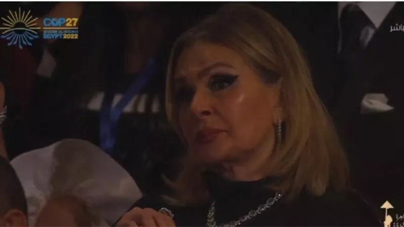 سر بكاء يسرا في افتتاح مهرجان القاهرة السينمائي الدولي في دورته 44