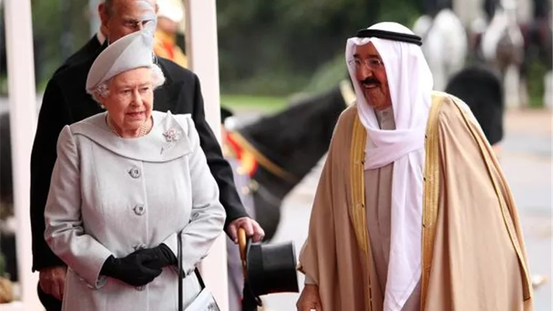 «سيبقى في ذاكرة الجميع».. الملكة إليزابيث تنعي الشيخ صباح الأحمد بكلمات مؤثرة
