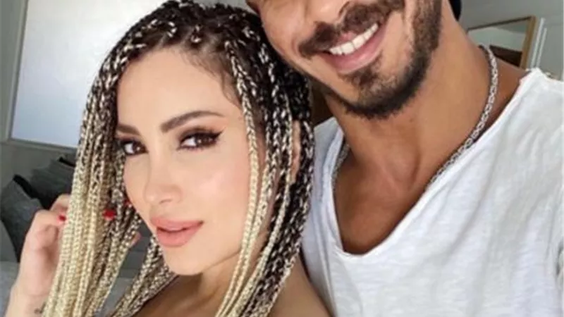 انفصال نسرين طافش عن زوجها بعد 5 شهور فقط