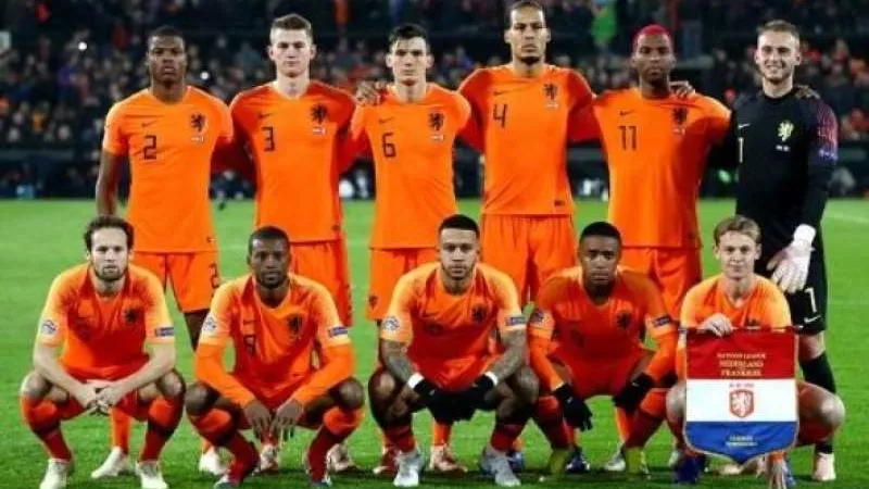 هولندا تصطدم بالإكوادور اليوم لحسم التأهل لدور الـ 16 في كأس العالم