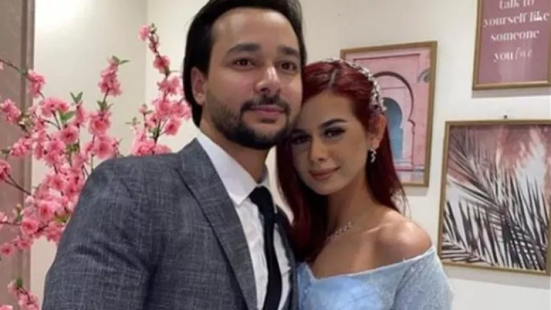 حبس محمود المهدى طليق الفنانة منة عرفة بتهمة سب وقذف أشرف زكي