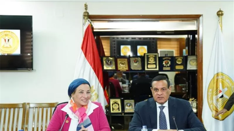 وزيرا التنمية المحلية والبيئة يناقشان آخر مستجدات منظومة المخلفات الصلبة بالمحافظات