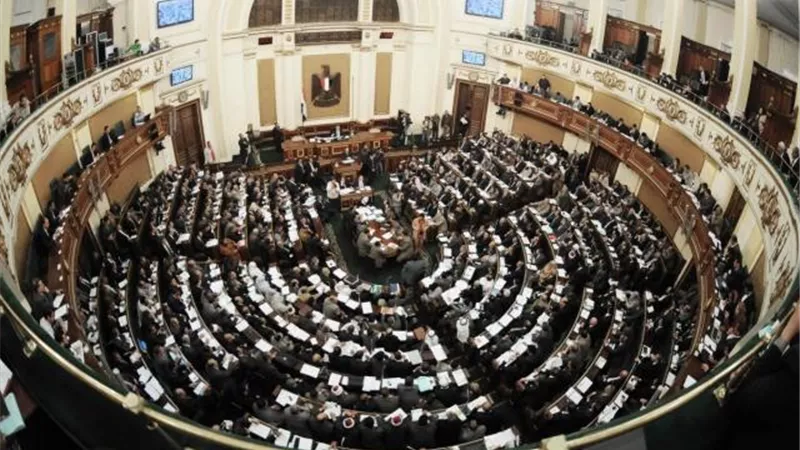 البرلمان يقف دقيقة حداد على روح أمير الكويت الراحل صباح الأحمد