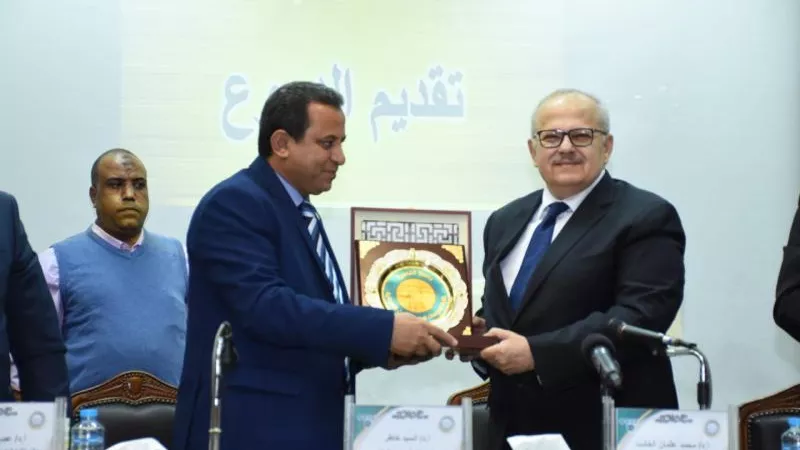 رئيس جامعة القاهرة يفتتح مؤتمر علوم البيانات بكلية الدراسات العليا للبحوث الإحصائية