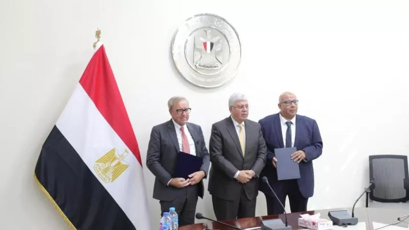 وزير التعليم العالى يشهد مراسم توقيع اتفاقية تعاون فى مجال الأجهزة التعويضية والأطراف الصناعية