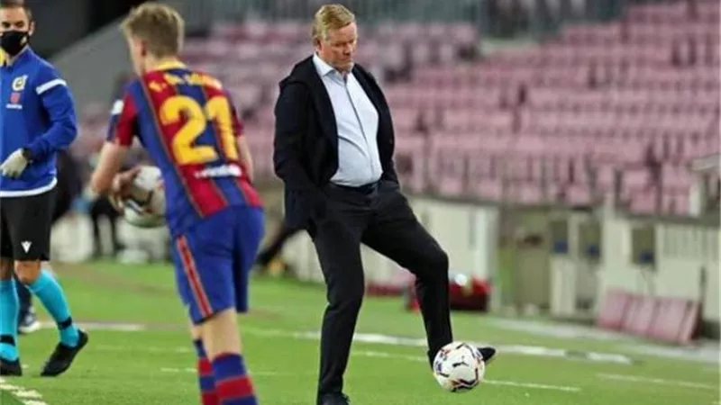 كومان يصدم لاعب برشلونة: ”أبحث عن فريق آخر”
