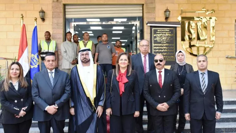 وزراء التخطيط والتنمية المحلية وشئون مجلس الوزراء الإماراتى ومحافظ أسوان يفتتحون مركز نظم المعلومات والتحول الرقمى