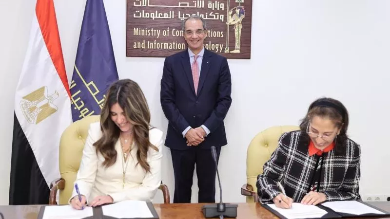 بحضور وزير الاتصالات .. توقيع اتفاقية تعاون بين جامعة مصر للمعلوماتية و”مايكروسوفت”