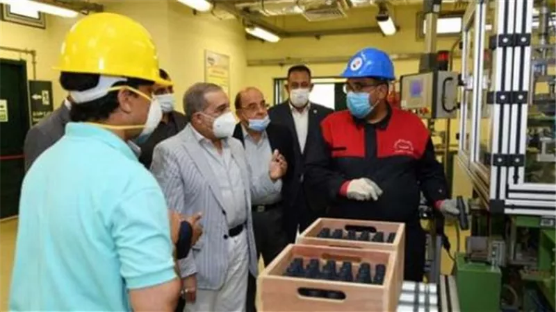 جولة تفقدية لوزير الانتاج الحربى داخل شركة أبو زعبل للصناعات المتخصصة
