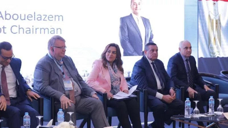 اللواء هشام آمنة: الدولة المصرية مهتمة بمجالات ريادة الأعمال لتشجيع الشباب لبدء مشروعاتهم وتوفير فرص عمل جديدة