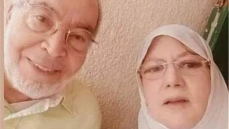 شمس البارودي في إطلالة جديدة مع زوجها