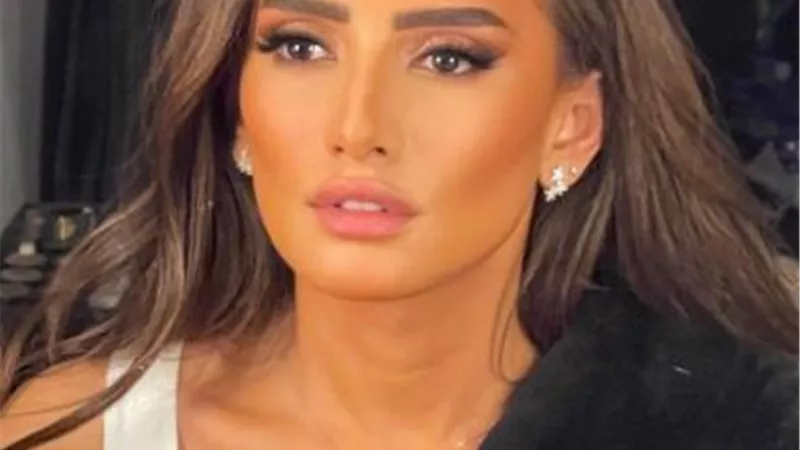 زينة في رسالة غامضة: نكافح فى الحياة حبًا فى من نحب