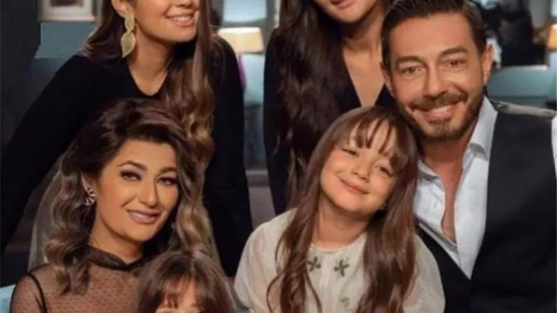 أحمد زاهر يهنئ ابنته الصغرى على مشاركتها في ”ليه لا”