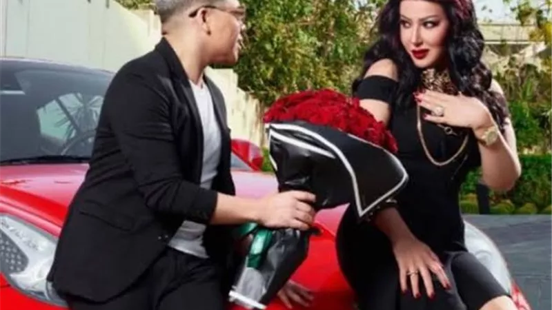 عمر كمال يعلق على زواجه من سمية الخشاب