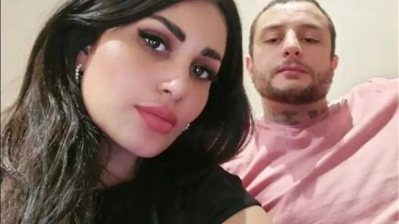 ”بحبك حب جنون”.. أحمد الفيشاوي يحتفل بعيد زواجه الثالث بكلمات رومانسية