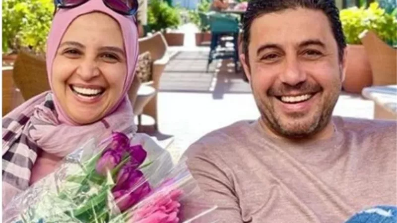 حنان ترك تعود للأضواء من خلال صورة مع زوجها