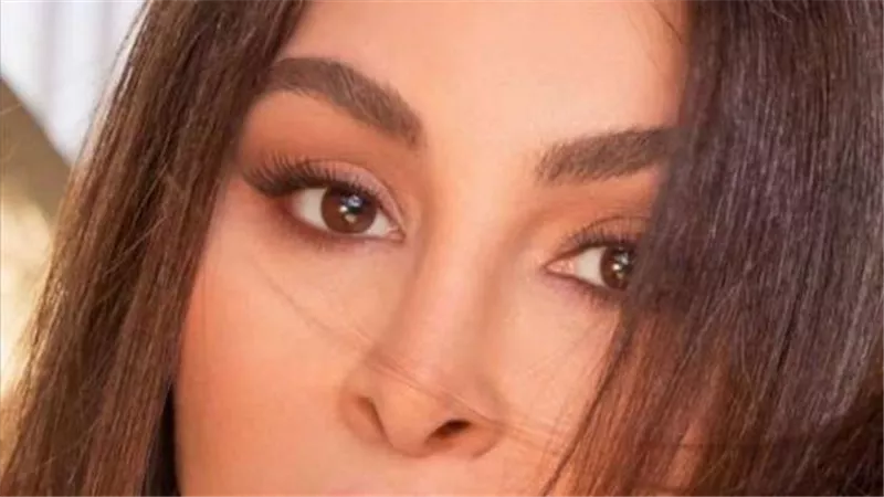 إليسا تحير الجمهور بصورتها الجديدة