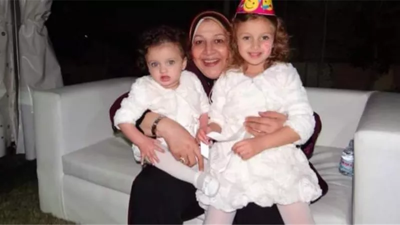 رضوى الشربيني تحتفل بعيد ميلاد والدتها بصورة من طفولتها: أجدع وأحن أم في الدنيا
