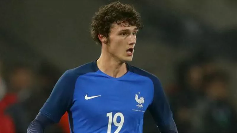 بافارد يكشف تفاصيل إصابته خلال مواجهة ألمانيا في يورو 2020