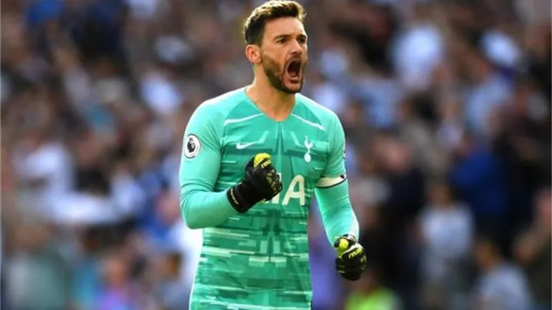 حارس مرمى المنتخب الفرنسي يكشف سبب تغاضي فريقه عن الاحتجاج على العنصرية