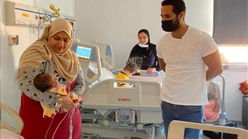 بالصور.. كريم فهمي يزور مؤسسة مجدي يعقوب للقلب في أسوان