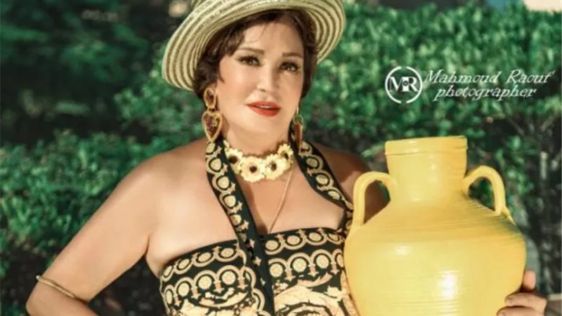 ”رش المية حلاوة”.. إطلالات شبابية للفنانة لبلبة تبهر متابعيها