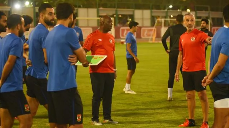 رئيس جنوب أفريقيا يدعم موسيماني عقب تدريبه للنادي الأهلي