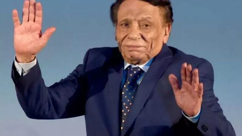 الزعيم فين؟.. تطورات الحالة الصحية لـ عادل امام