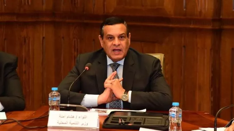 وزير التنمية المحلية يُتابع جهود المحافظات لتوفير السلع الغذائية بالأسواق