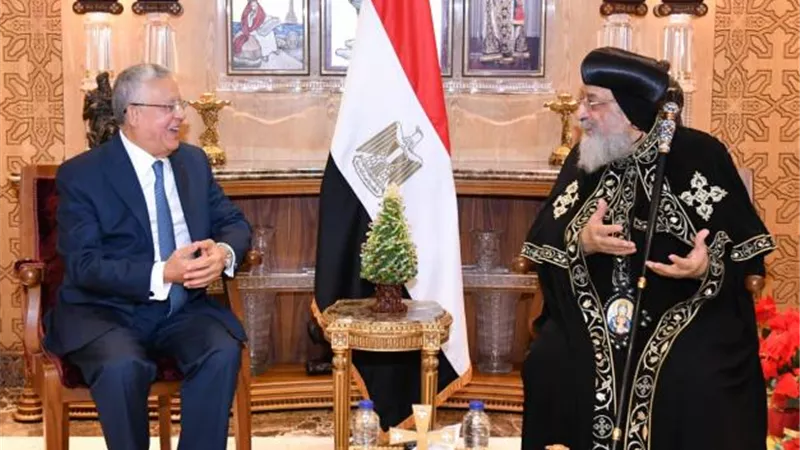بالصور ..رئيس مجلس النواب يزور الكاتدرائية لتهنئة البابا تواضروس بعيد الميلاد المجيد