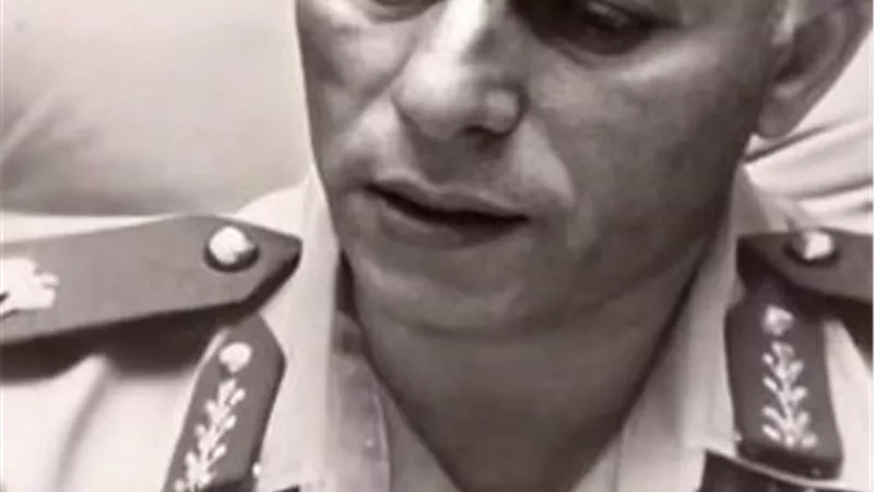 شارك في إعدام الجاسوس فاروق الفقي وألقي القبض علي قتلة يوسف السباعي .. مالا تعرفه عن اللواء نبيل شكري أحد أبطال حرب أكتوبر