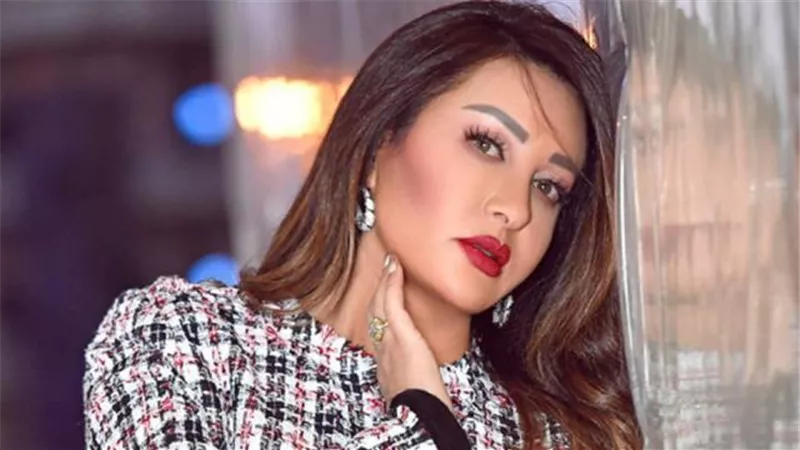 لطيفة تجذب أنظار جمهورها بإطلالة مختلفة
