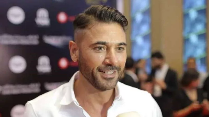 أحمد عز يواصل تحضيراته لفيلمه الجديد مع شريف عرفة