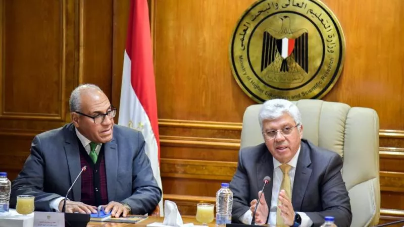 وزير التعليم العالي ورئيس الهيئة العربية للتصنيع يناقشان آليات تصنيع أول سيارة كهربائية مصرية