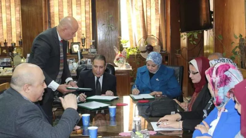 2 مليار جنيه.. «المصرية لنقل الكهرباء» توقع عقدًا لانشاء محطة محولات برج العرب الترفيهية